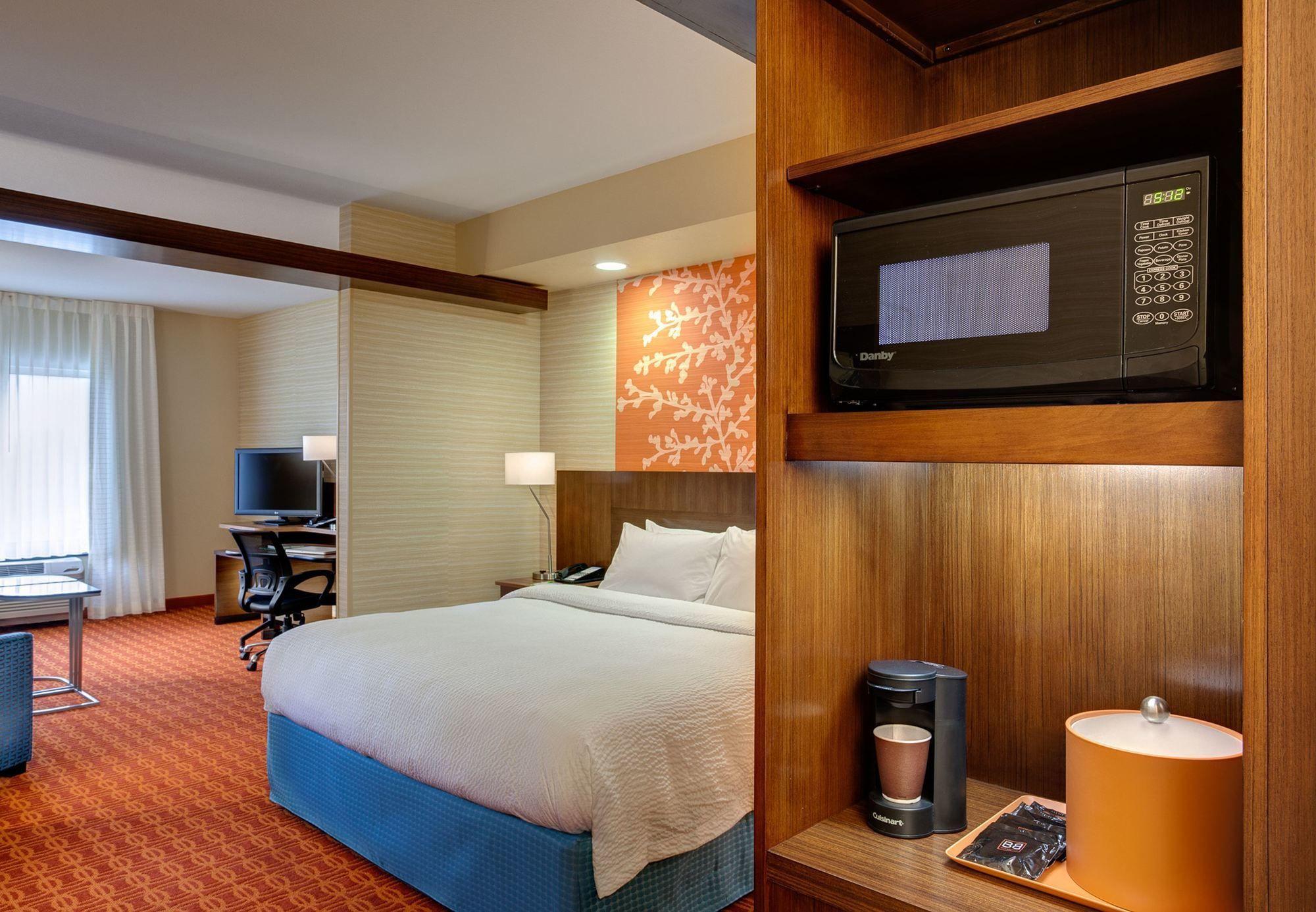 Fairfield Inn & Suites By Marriott Edmonton North מראה חיצוני תמונה