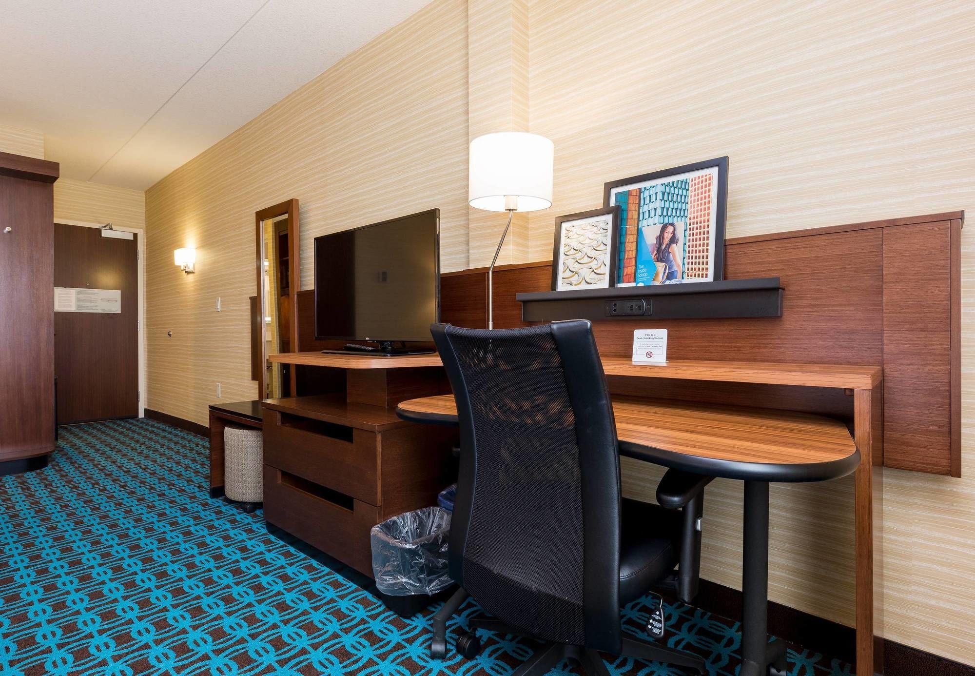 Fairfield Inn & Suites By Marriott Edmonton North מראה חיצוני תמונה