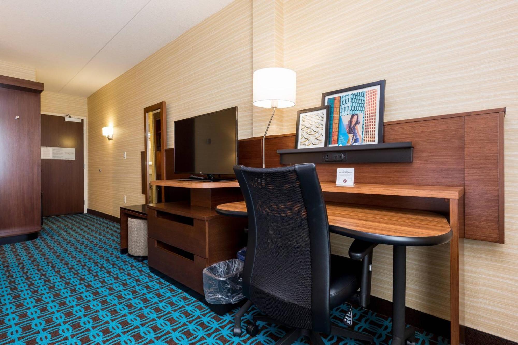 Fairfield Inn & Suites By Marriott Edmonton North מראה חיצוני תמונה