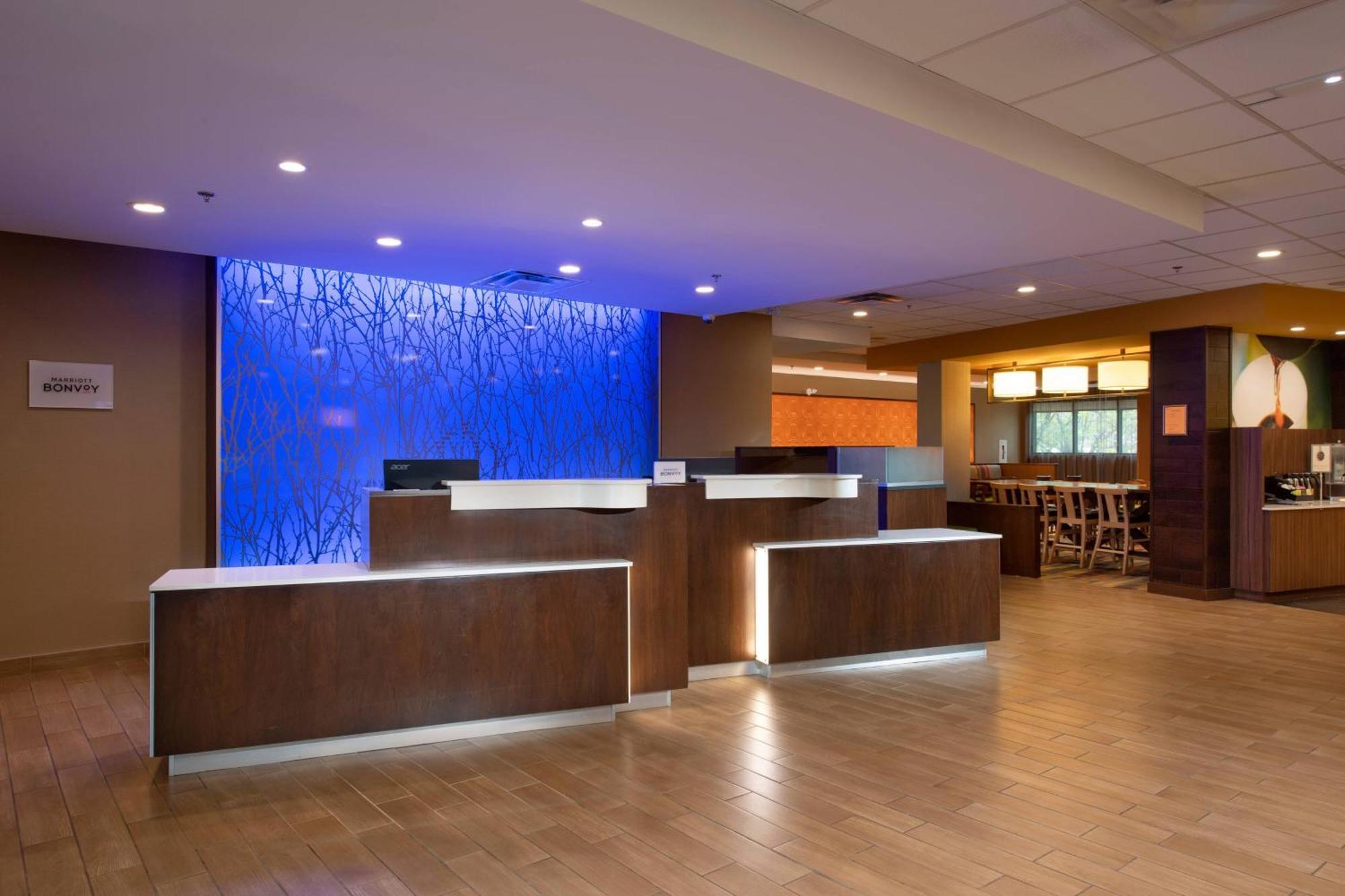 Fairfield Inn & Suites By Marriott Edmonton North מראה חיצוני תמונה